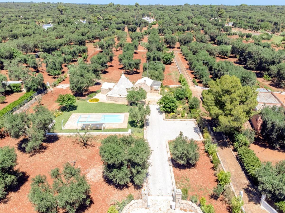 Trullo Zese Con Piscina Privata Villa