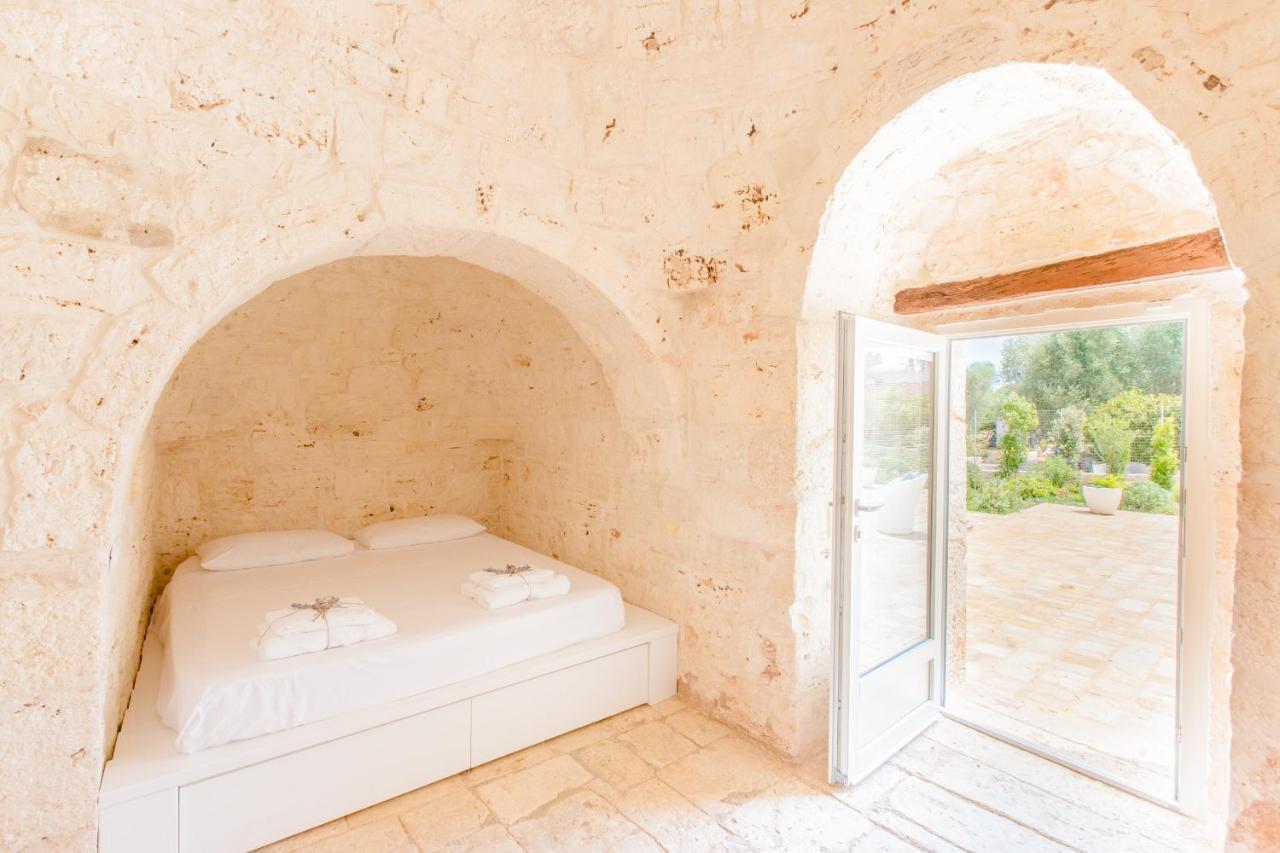 Trullo Zese Con Piscina Privata Villa